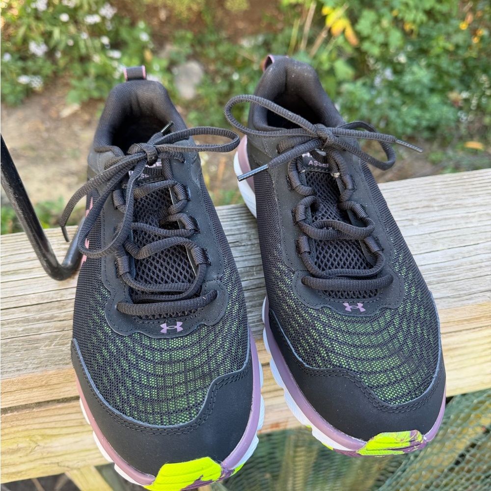 Ladies Under Armour Charged Assert Size 10.5 No Box